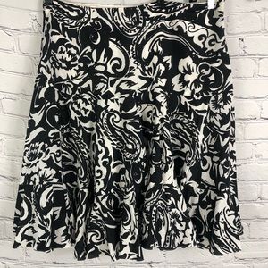 LAUREN RALPH LAUREN FLORAL/PAISLEY BLACK & WHITE SILK SKIRT. SIZE:(14)